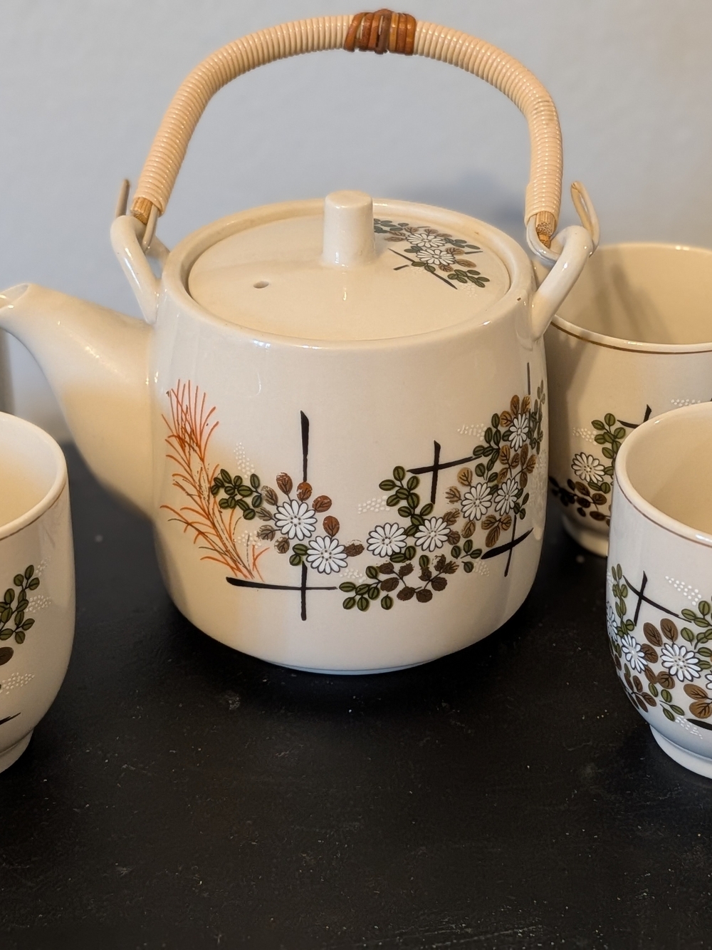 Vintage 1950's Kutani Japanese Hand painted Teapot With 4 Cups